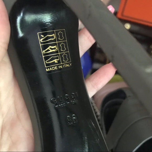 Authentic Gucci 'Ursula' Ankle Strap Pump - Picture 4 of 4